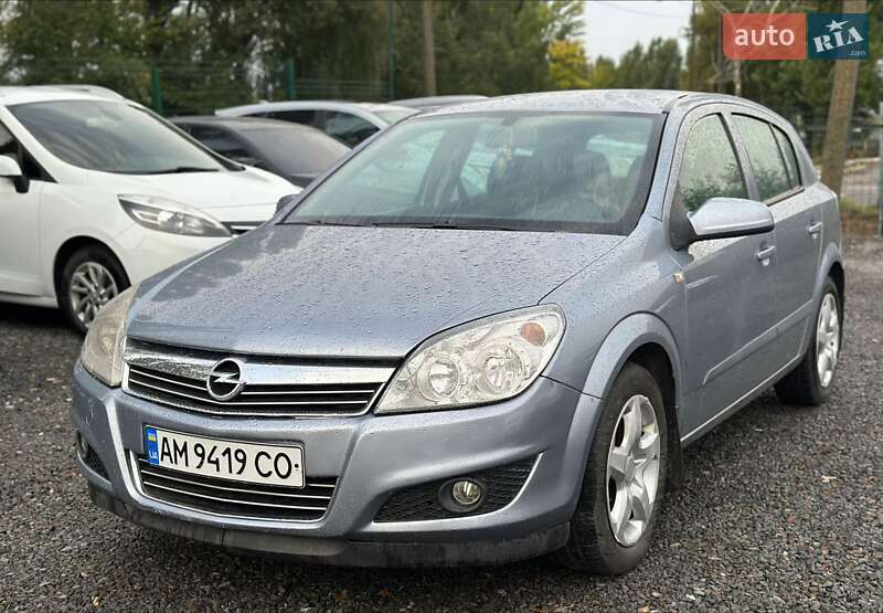 Хэтчбек Opel Astra 2008 в Каменец-Подольском