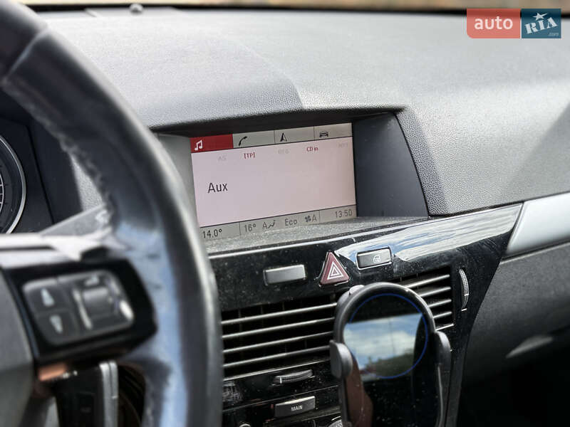 Универсал Opel Astra 2010 в Косове