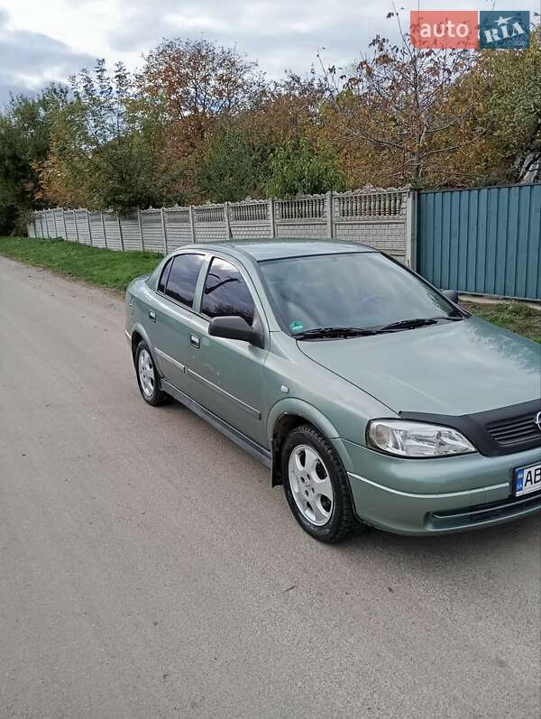 Седан Opel Astra 2008 в Казатине