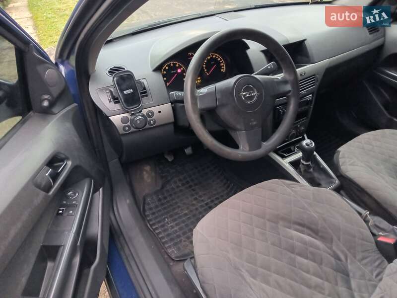 Хэтчбек Opel Astra 2006 в Дрогобыче фото 17 Хэтчбек Opel Astra 2006 в Дрогобыче