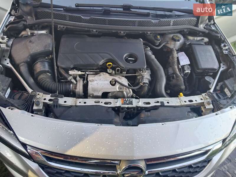 Хэтчбек Opel Astra 2017 в Черновцах