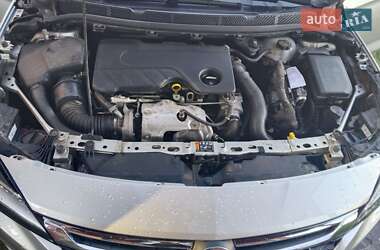 Хетчбек Opel Astra 2017 в  фото 3 Хетчбек Opel Astra 2017 в