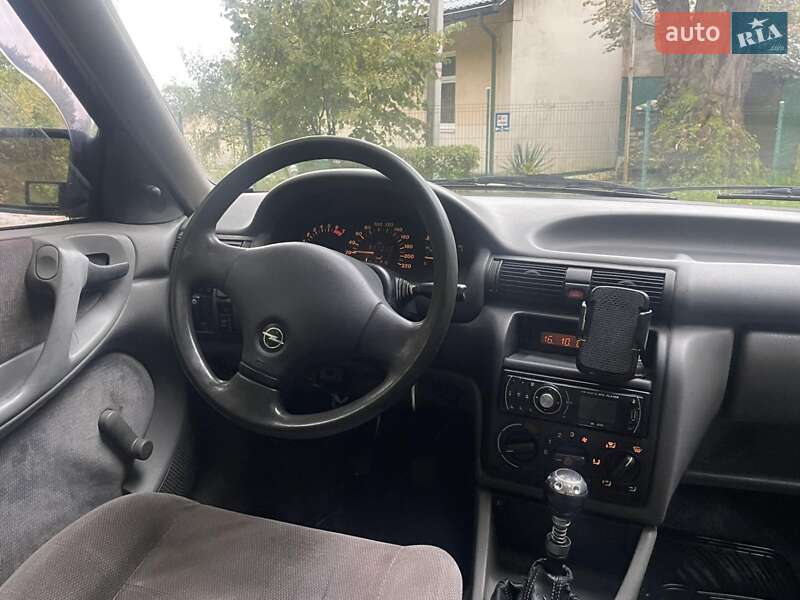 Хэтчбек Opel Astra 1993 в Львове