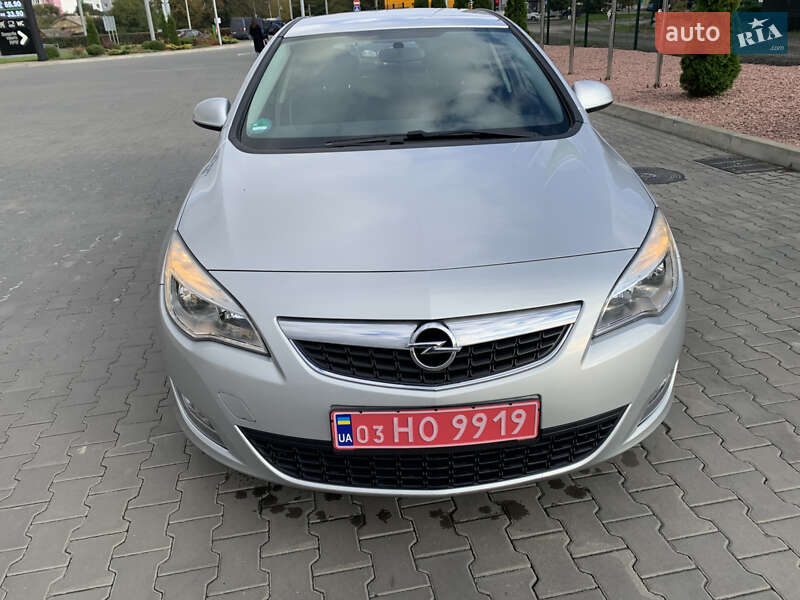 Хэтчбек Opel Astra 2011 в Луцке фото 5 Хэтчбек Opel Astra 2011 в Луцке