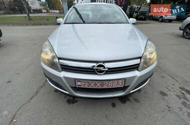 Хэтчбек Opel Astra 2007 в Лубнах