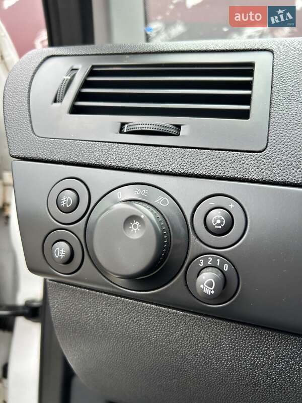 Седан Opel Astra 2013 в Сумах