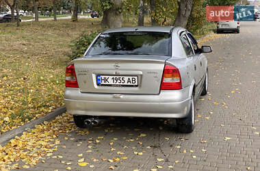 Седан Opel Astra 2005 в 