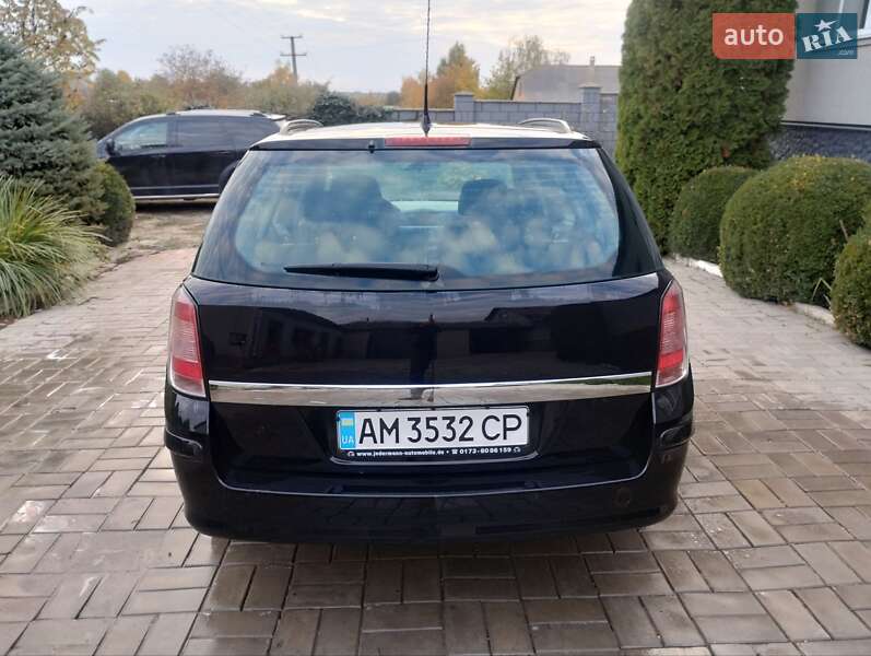 Универсал Opel Astra 2009 в Кременце