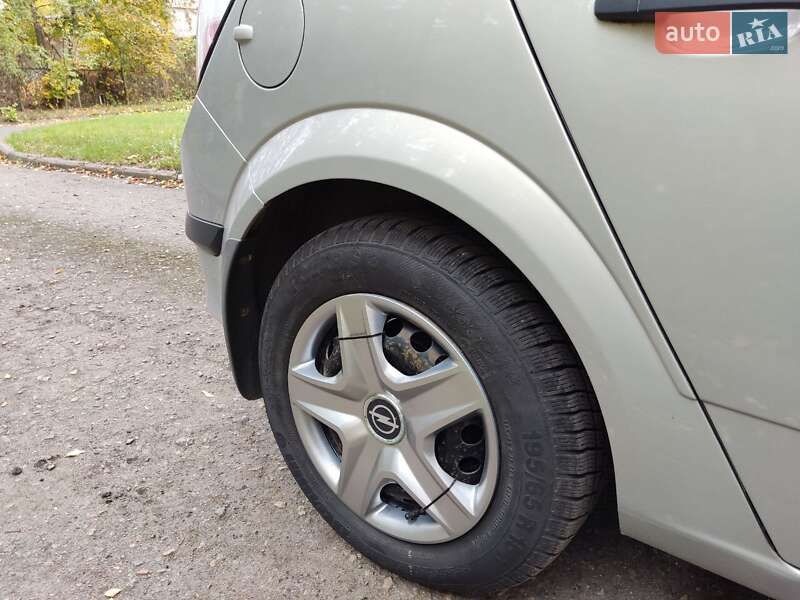 Хэтчбек Opel Astra 2005 в Кропивницком