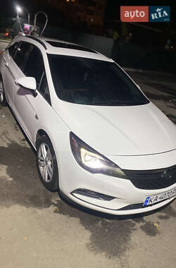 Універсал Opel Astra 2018 в Києві