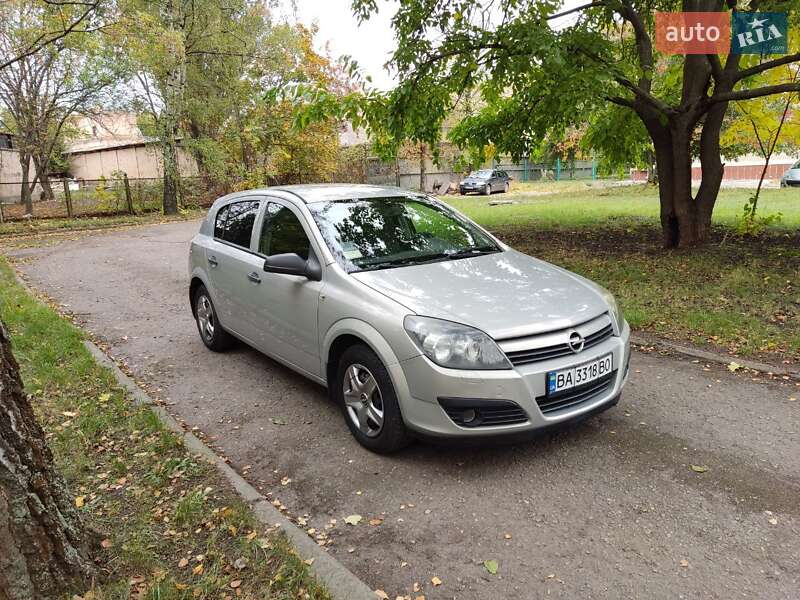 Хэтчбек Opel Astra 2005 в Кропивницком