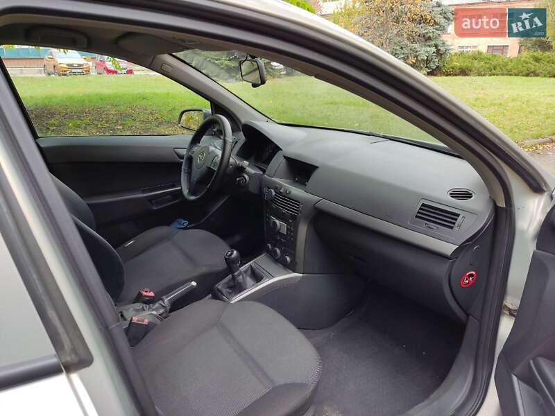 Хэтчбек Opel Astra 2005 в Кропивницком