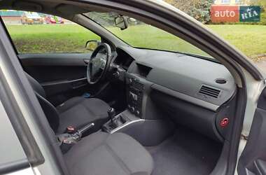 Хетчбек Opel Astra 2005 в 