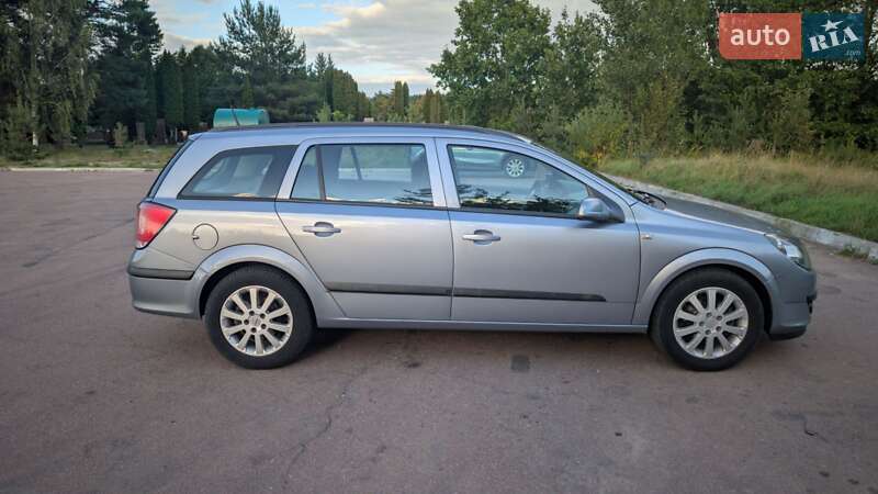 Универсал Opel Astra 2006 в Житомире