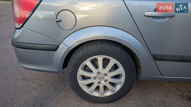 Универсал Opel Astra 2006 в Житомире