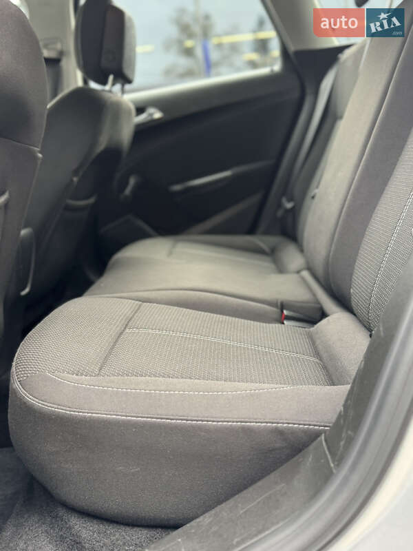 Универсал Opel Astra 2012 в Виннице фото 21 Универсал Opel Astra 2012 в Виннице