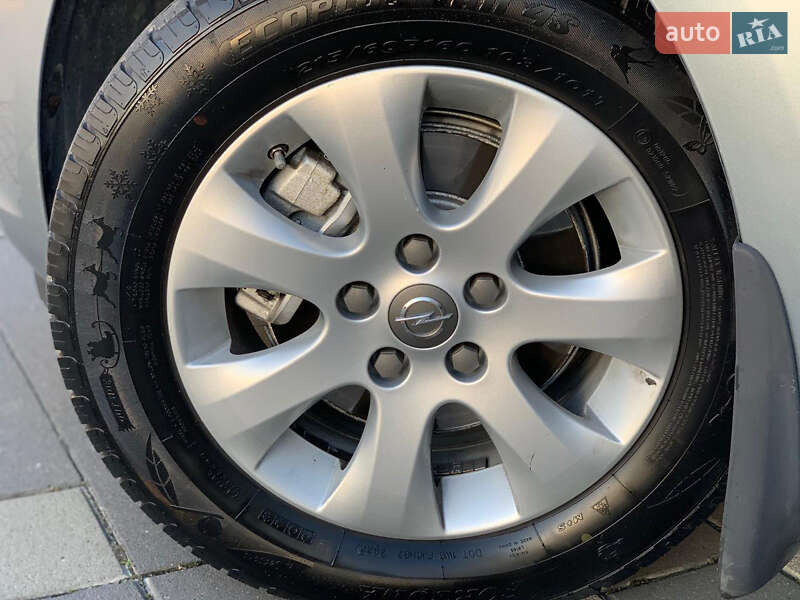 Универсал Opel Astra 2015 в Стрые