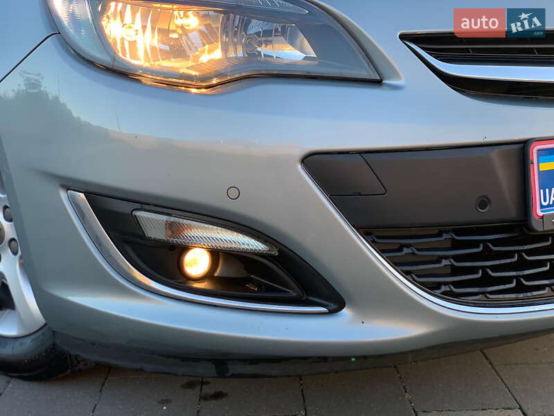 Универсал Opel Astra 2015 в Стрые