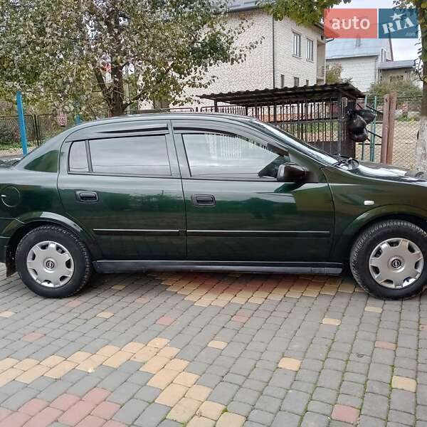 Седан Opel Astra 2002 в Львові