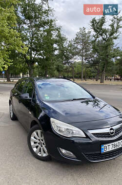 Універсал Opel Astra 2011 в Миколаєві