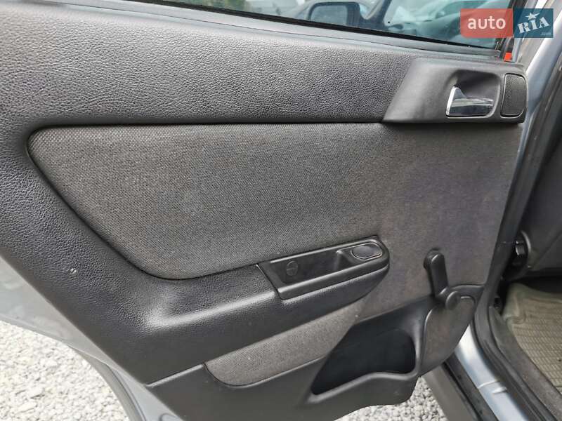 Седан Opel Astra 2001 в Хмельницком