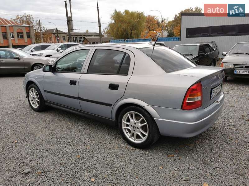 Седан Opel Astra 2001 в Хмельницком