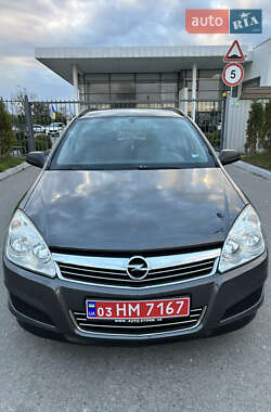 Универсал Opel Astra 2010 в 