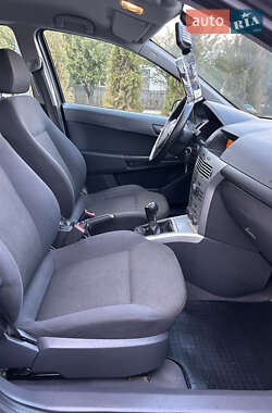 Универсал Opel Astra 2010 в 
