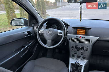 Универсал Opel Astra 2010 в 