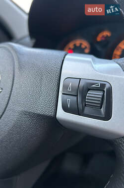 Универсал Opel Astra 2010 в 