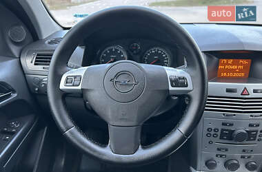 Универсал Opel Astra 2010 в 