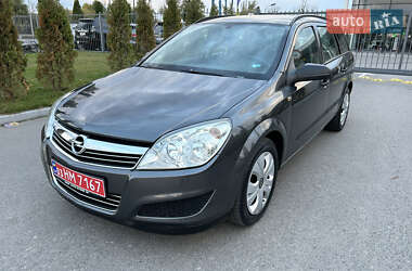 Универсал Opel Astra 2010 в 