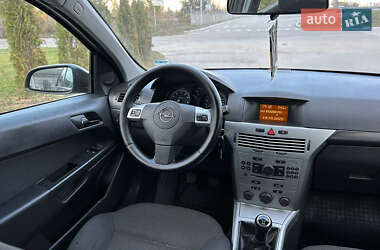 Универсал Opel Astra 2010 в 