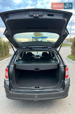 Универсал Opel Astra 2010 в 