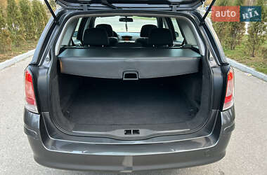 Универсал Opel Astra 2010 в 