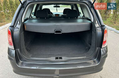 Универсал Opel Astra 2010 в 