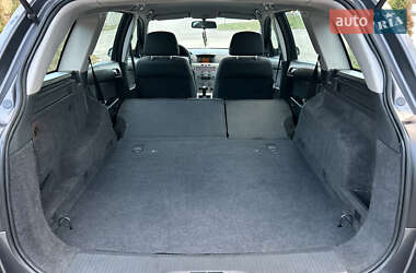 Универсал Opel Astra 2010 в 