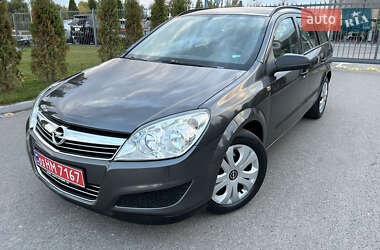 Универсал Opel Astra 2010 в 