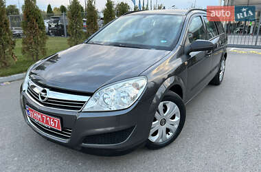 Универсал Opel Astra 2010 в 