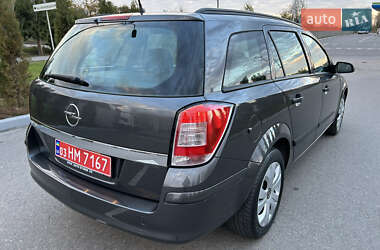 Универсал Opel Astra 2010 в 