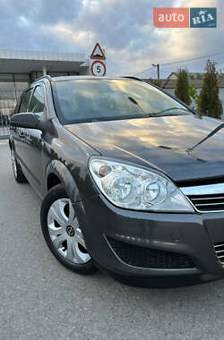 Универсал Opel Astra 2010 в 