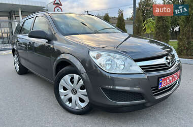 Универсал Opel Astra 2010 в 