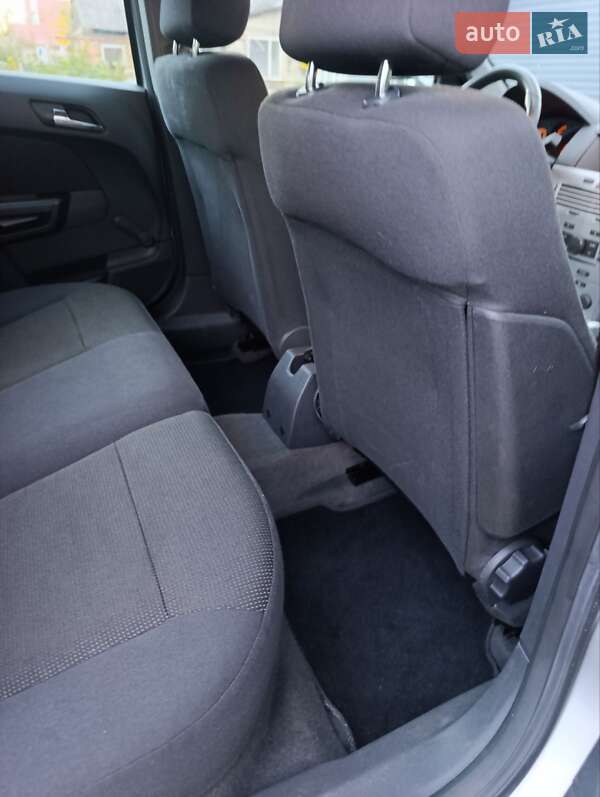 Универсал Opel Astra 2009 в Луцке
