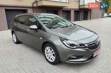 Универсал Opel Astra 2018 в Калуше