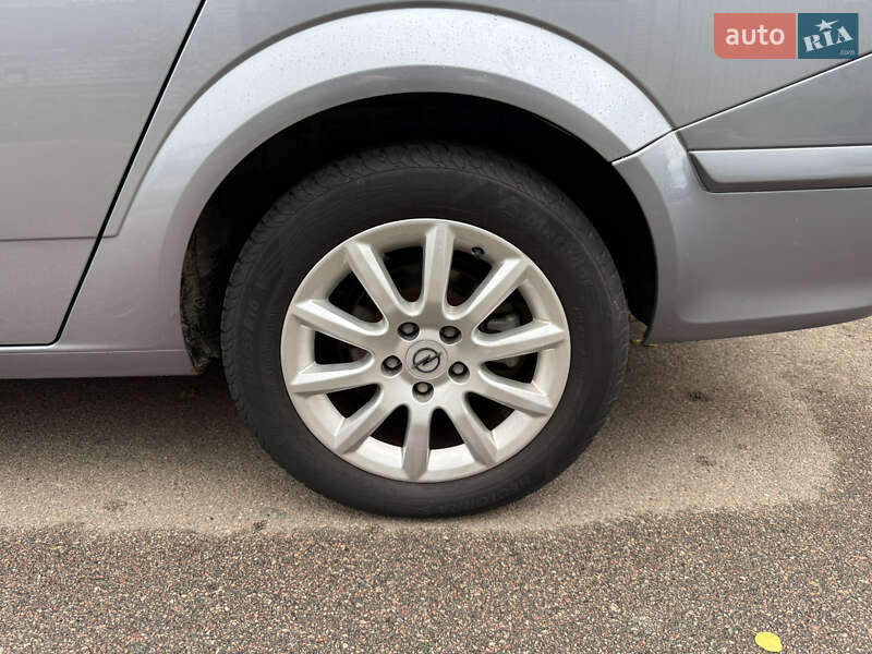 Универсал Opel Astra 2009 в Борисполе