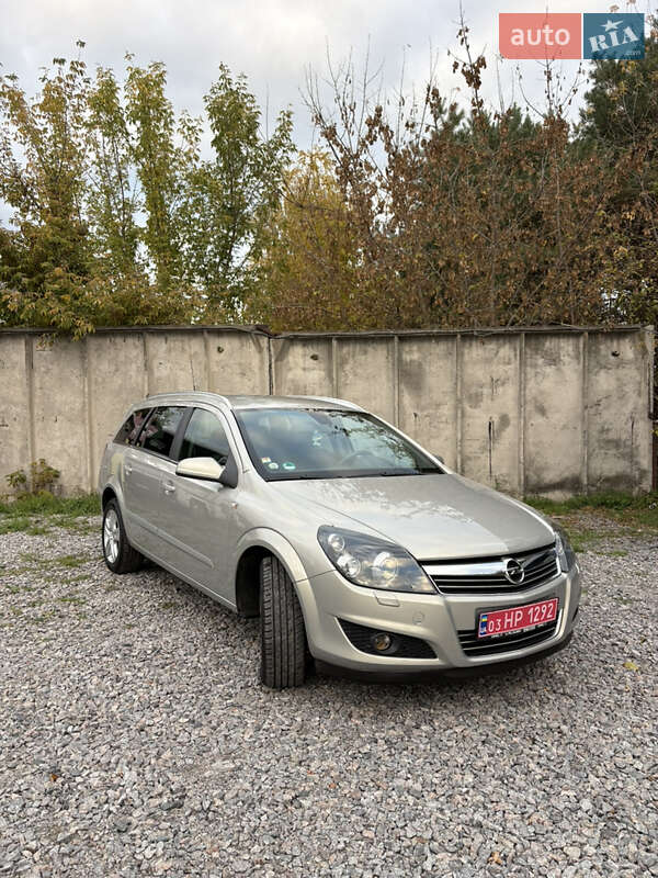 Универсал Opel Astra 2009 в Белой Церкви