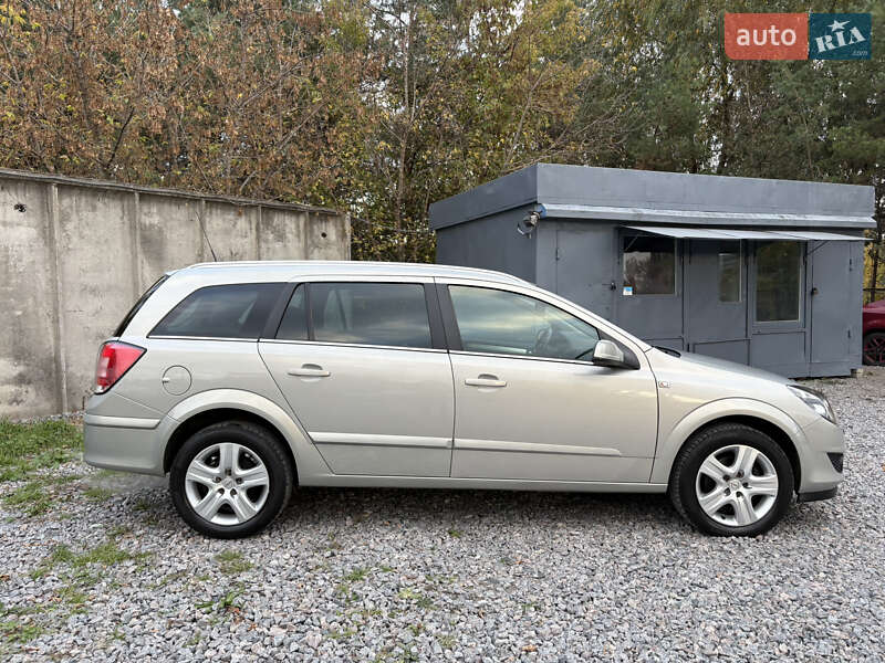 Универсал Opel Astra 2009 в Белой Церкви