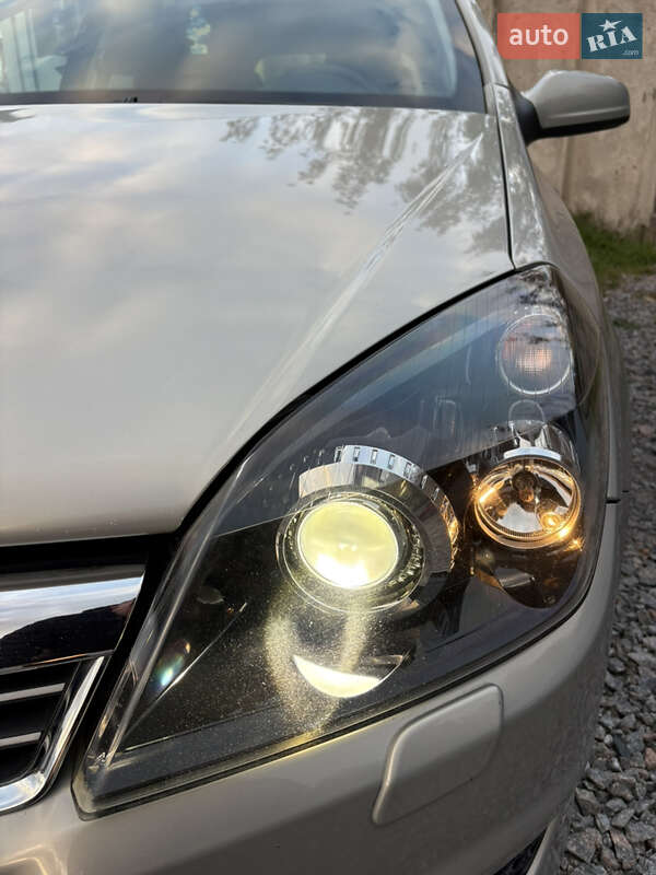 Универсал Opel Astra 2009 в Белой Церкви