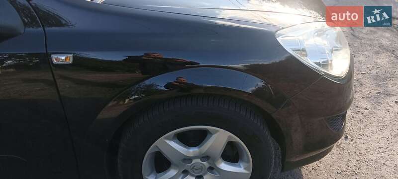 Хэтчбек Opel Astra 2007 в Умани фото 7 Хэтчбек Opel Astra 2007 в Умани