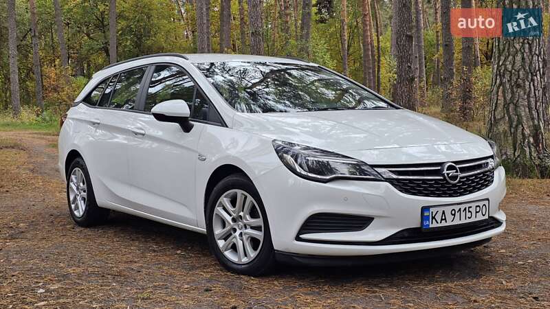 Універсал Opel Astra 2018 в  фото Універсал Opel Astra 2018 в